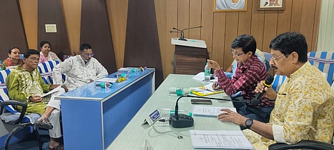 चुनाव के दौरान पानी की सुविधा उपलब्ध कराने पर जोर