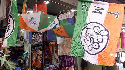 बंगाल चुनाव : बिक जाते हैं राजनीतिक पार्टियों के करोड़ों झंडे