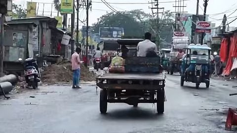 मुर्शिदाबाद में राम नवमी जुलूस के दौरान हिंसा, कई इलाकों में तनाव