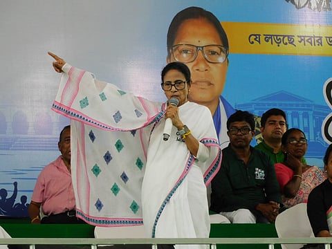 समर्थकों को संबोधित करतीं मुख्यमंत्री ममता बनर्जी 