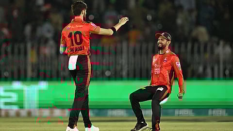 होटल नियम तोड़ने पर फंसे शाहीन और रजा