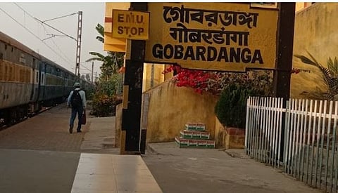 Point failure at Gobardanga, Train services disrupted on Sealdah-Bongaon line