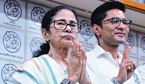 भाजपा देश को लूटने के लिए समाज में फूट डाल रही: ममता