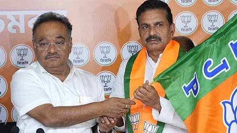 संतोष पाठक ने हाल ही में भाजपा का दामन थामा था ( फाइल फोटो )।