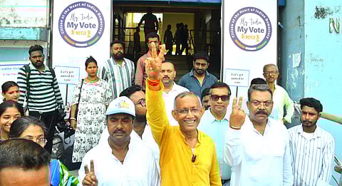 सिलीगुड़ी के दिग्गज उम्मीदवारों ने दाखिल किए पर्चे