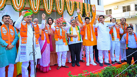  मुख्यमंत्री भजनलाल शर्मा व अन्य