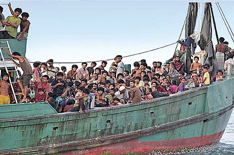 अवैध रूप से भारत में रह रहे तीन बांग्लादेशी नागरिकों को 14 महीने की जेल