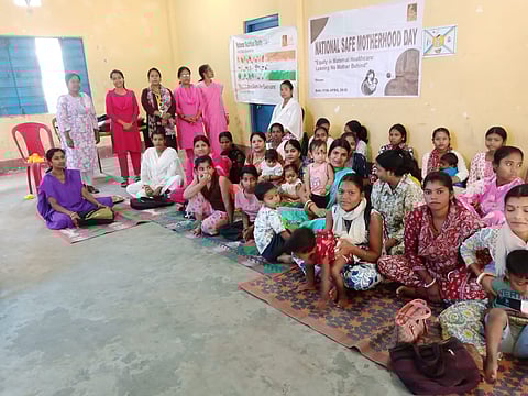 कार्यक्रम में उपस्थित महिलाएं

