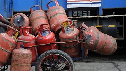 LPG आपूर्ति मजबूत करने में जुटी सरकार, उपभोक्ताओं का बढ़ा भरोसा