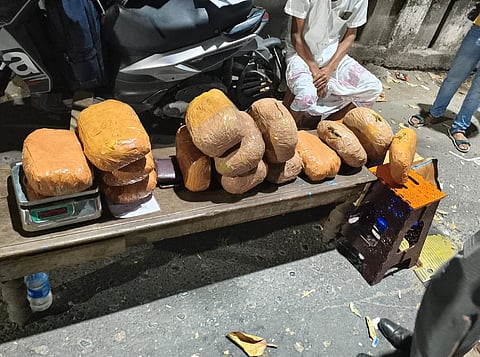 ganja seized from accused ay cahmpatala ghat