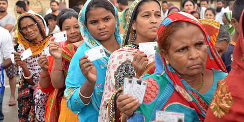 बंगाल में 15 बूथों पर दोबारा मतदान का आदेश