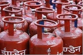दक्षिण अंडमान में बड़ी कार्रवाई: अवैध भंडारण में 140 गैस सिलेंडर जब्त