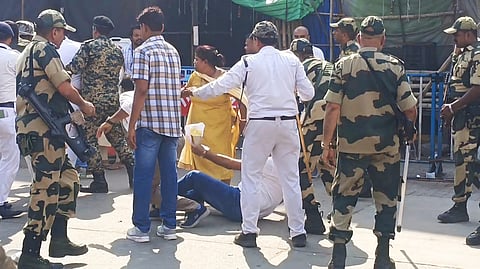 स्ट्रॉन्ग रूम के बाहर ‘बाहरी लोगों’ की मौजूदगी पर बवाल

