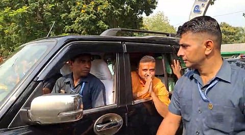  PWD टेंट पहुंचे सीएम शुभेंदु अधिकारी, वरिष्ठ अधिकारियों संग की अहम बैठक