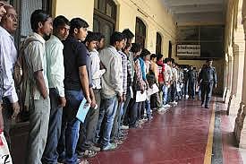 11वीं में साइंस लेना है? पहले जान लें विज्ञान में कितने अंक हैं जरूरी