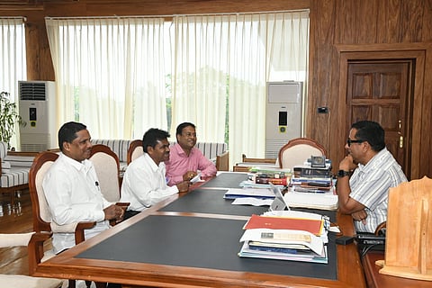 नवनिर्वाचित जिला परिषद अध्यक्ष एवं उपाध्यक्ष ने मुख्य सचिव से की मुलाकात