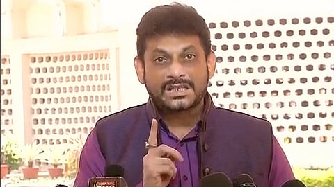 “5 मिनट की नमाज़ से इतनी परेशानी क्यों?” : वारिस पठान