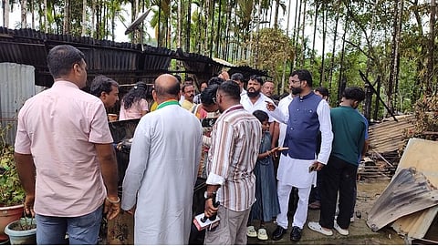 हरिनगर अग्निकांड : जिला परिषद अध्यक्ष व वरिष्ठ कांग्रेस नेताओं ने प्रभावित परिवार से की मुलाकात