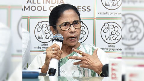 तृणमूल में बढ़ा असंतोष, ममता ने बागी विधायकों को बुलाया