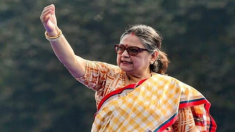 तृणमूल सांसद काकोली ने अध्यक्ष पद से इस्तीफा दिया