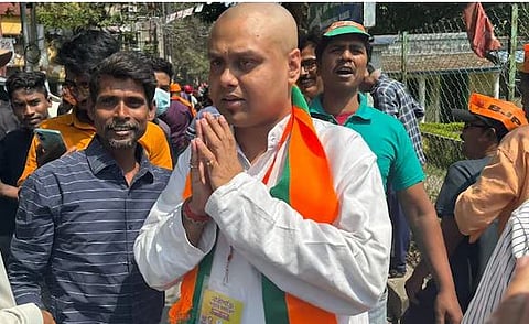 Barrackpore BJP MLA Koustav Bagchi Clashes with Police Over Tattoo in Titagarh