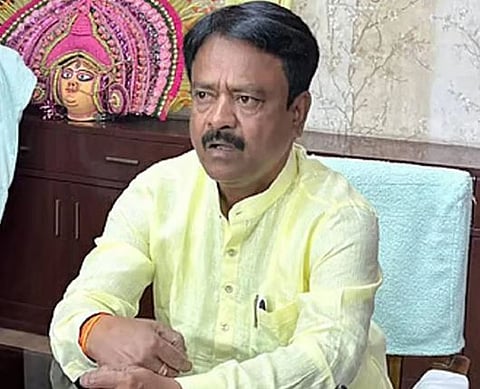 Huge Rush for Annapurna Scheme Aadhaar Link; Minister Ashok Kirtania Visits Post Office