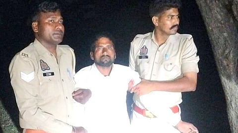 आरोपी मुठभेड़ में गिरफ्तार