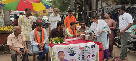 सेवा परम धर्म संस्था ने 2500 लोगों को पिलाया शरबत