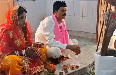 जेल प्रशासन ने नियमों का हवाला देकर लगाई रोक