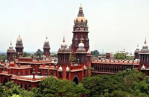 तमिलनाडु में पारंपरिक रूप से सरकारी कार्यक्रमों की शुरुआत ‘तमिल थाई वाज़्तु’ से होती रही है