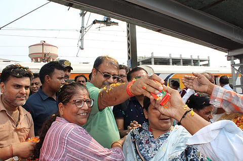 चार धाम यात्रा के लिए 400 श्रद्धालु हुये रवाना