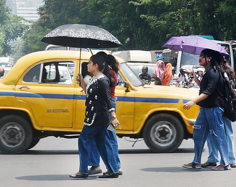 उमस भरी गर्मी से बेहाल कोलकाता, बुधवार से बारिश के आसार