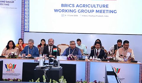 बैठक में युवाओं को कृषि की ओर आकर्षित करने का मुद्दा भी प्रमुखता से उठाया गया।