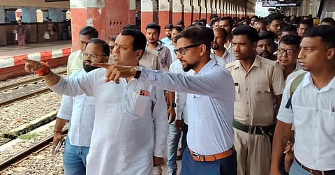 बैरकपुर के यात्रियों को मिलेगी आधुनिक रेल सुविधाएं