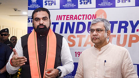 पटना में रेल मंत्री अश्विनी वैष्णव के साथ बिहार के मुख्यमंत्री सम्राट चौधरी