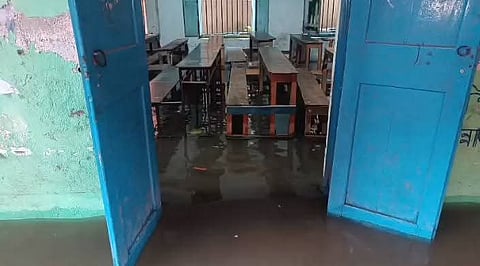 Howrah Rain Fury: Waterlogging Paralyzes Life, Schools Flooded