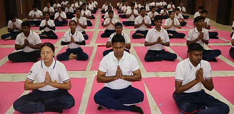 योग दिवस 2026: पश्चिम बंगाल और सिक्किम में 65 हजार NCC कैडेट्स ने किया योग