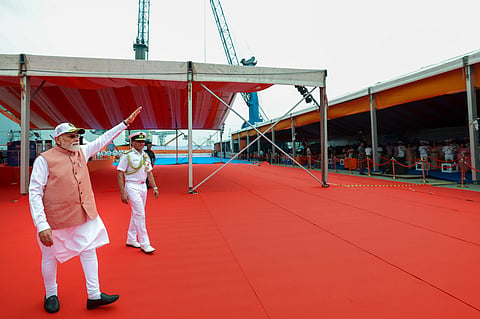 प्रधानमंत्री मोदी ने नौसेना को सौंपा ‘त्रिशूल’, कहा : अब असली सफर की शुरुआत