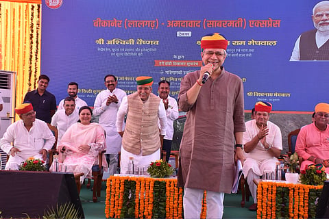 बीकानेर-अहमदाबाद नई रेल सेवा को हरी झंडी

