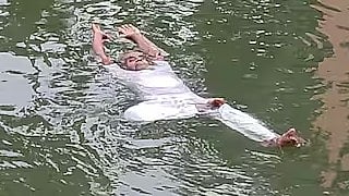 International Yoga Day 2026: 71-Year-Old Gopal Adak Performs Stunning 'Water Yoga' in Howrah