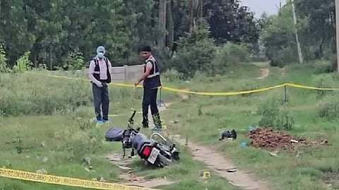 घटनास्थल पर मौजूद सुरक्षा अधिकारी