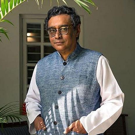 राज्य के वित्त मंत्री  डॉ. स्वपन दासगुप्ता