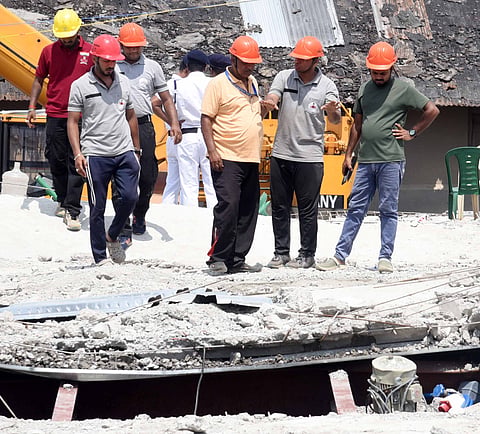 शनिवार को तारातला में चल रहा बचाव कार्य