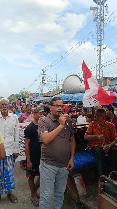नेपालीपाड़ा बस्ती को उच्छेद करने का नोटिस, प्रतिवाद जुलूस

