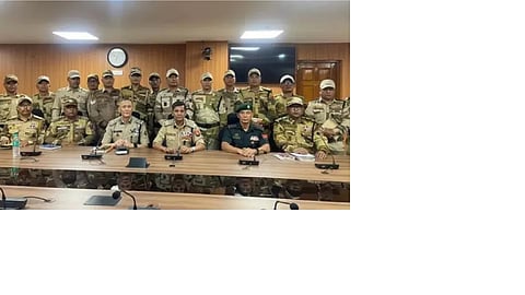 आपातकालीन प्रतिक्रिया सहायता प्रणाली के संबंध में जानकारी देते पुलिस उप महानिरीक्षक एम. प्रदीप सिंह