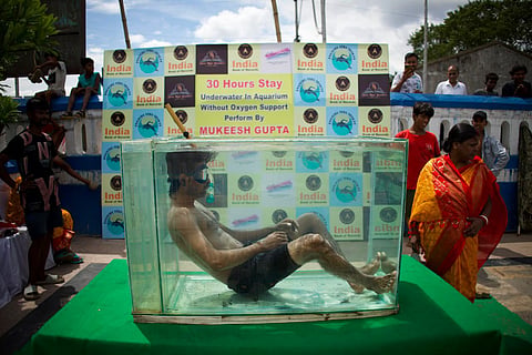 Howrah Swimmer Mukesh Gupta Attempts Record Inside Water Aquarium for 30 Hours