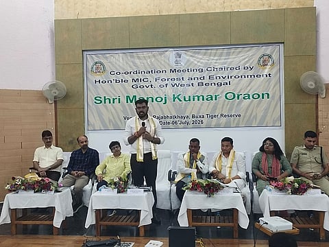 वन मंत्री मनोज कुमार उरांव, मंत्री विशाल लामा, सांसद मनोज टिग्गा व अन्य
