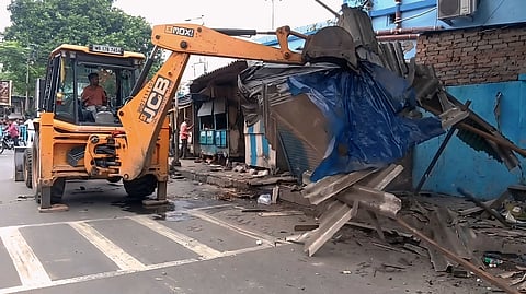 Anti-Encroachment Drive at Howrah Maidan; 30 Illegal Shops Removed