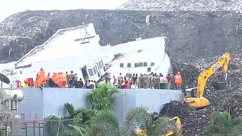 पुणे इमारत हादसे में फंसे लोगों का किया जा रहा रेस्‍क्यू