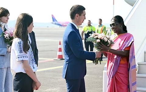 President Droupadi Murmu arrives in Moldova; first historic visit by an Indian Head of State